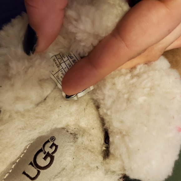 Boys ugg slippers - Picture 6 of 6